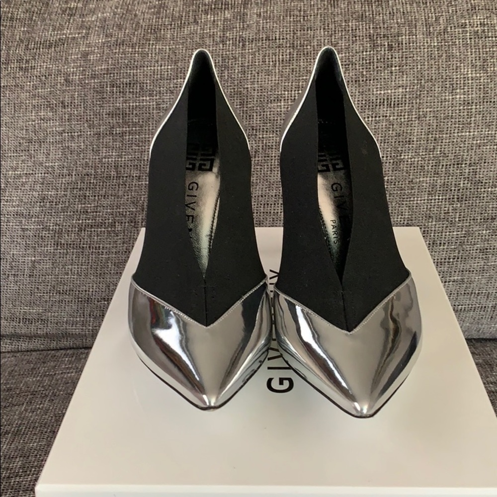 Givenchy Metallic Show Pumps, Size 40